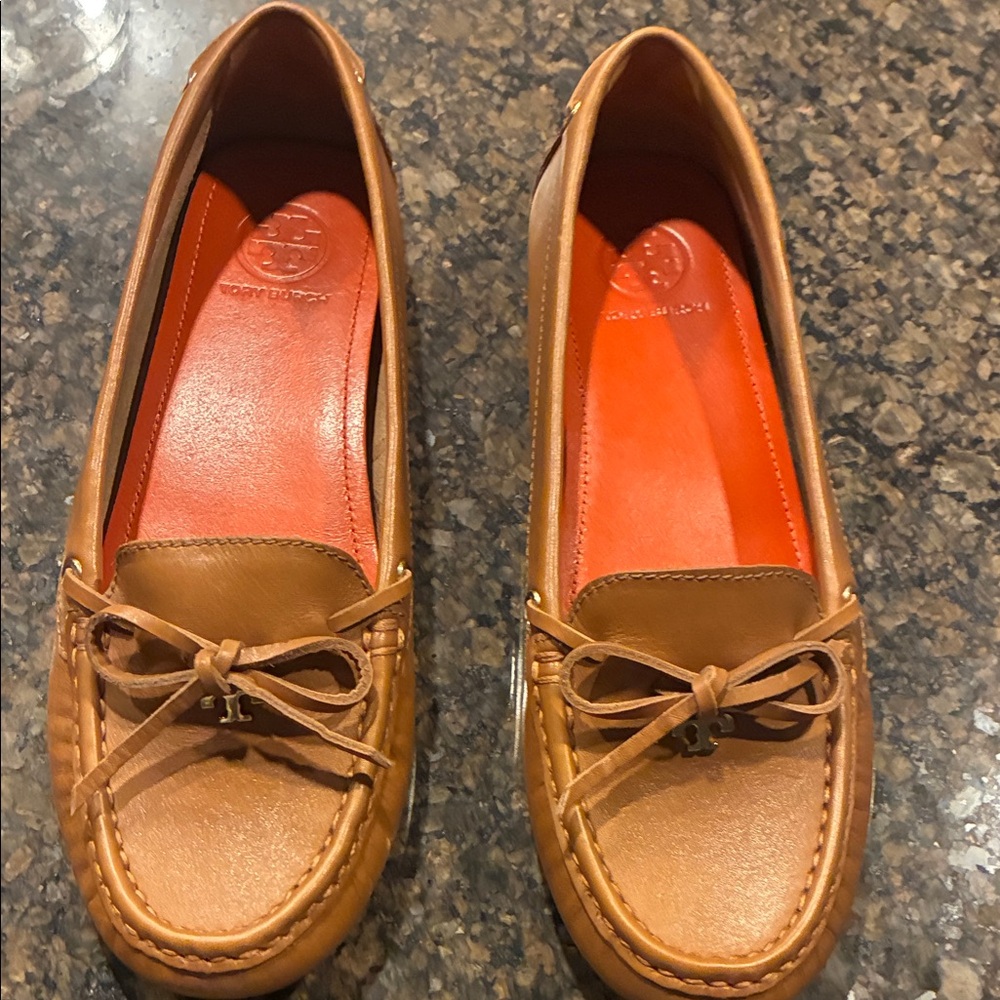 Tory Burch tan Leather Loafers with Bow Detail